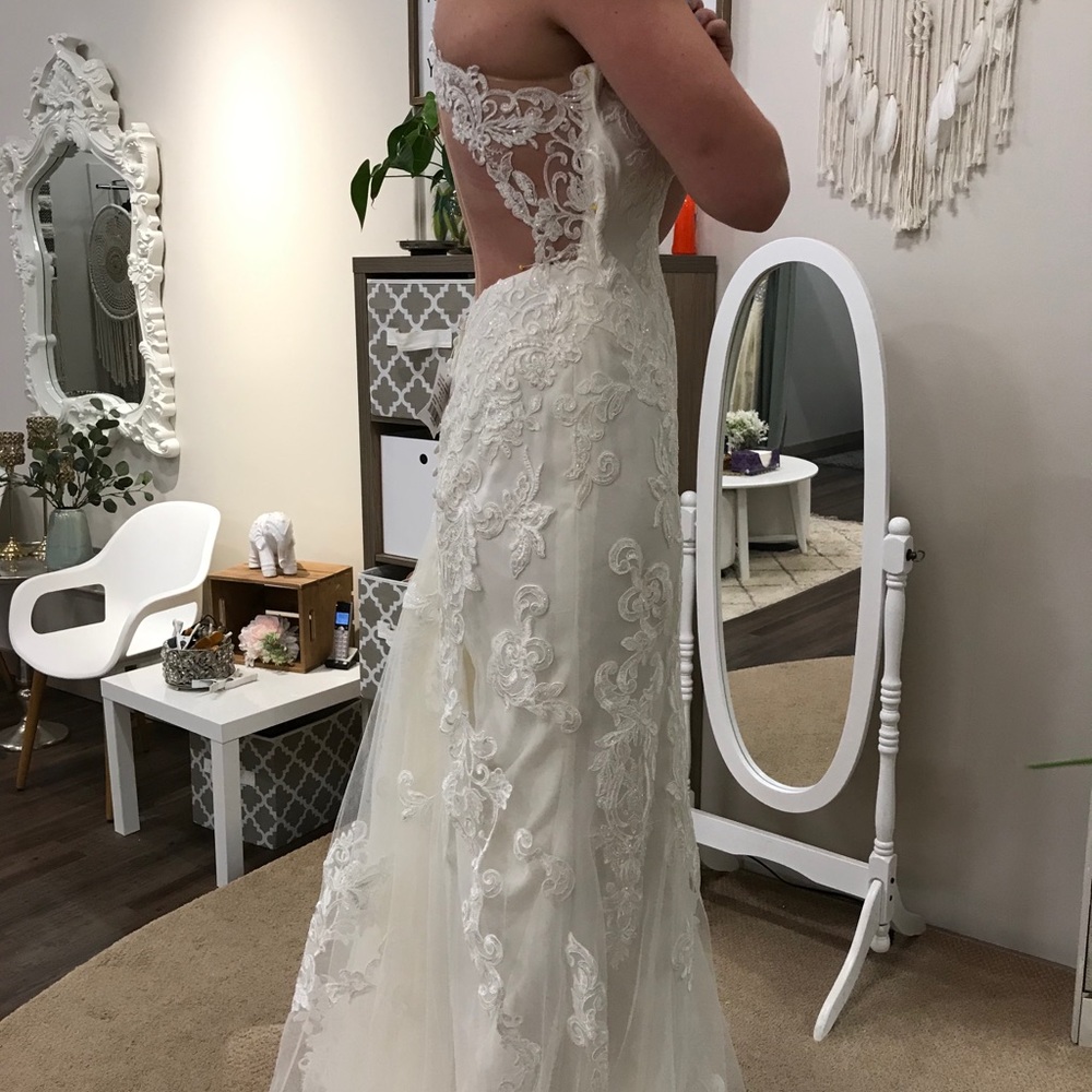 Brand new Stella York wedding dress! NEVER WORN - Picture 11 of 11